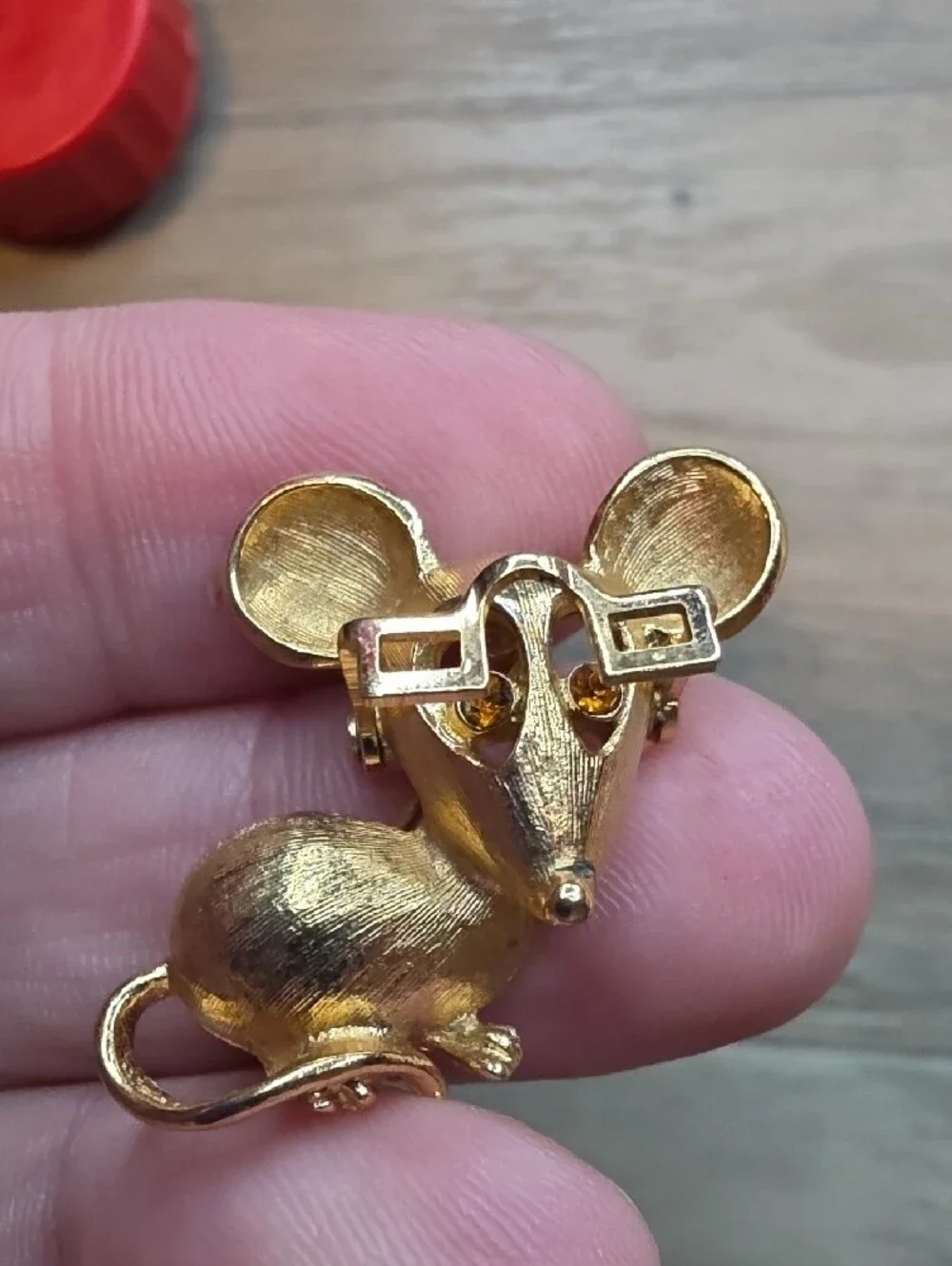 Gold Mouse Figurine with Moveable Glasses And Crystal Eyes Brooch